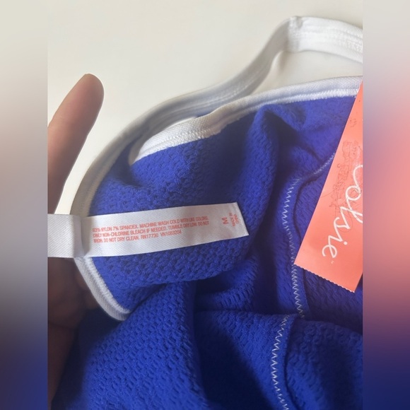 Colsie textured Bodysuit with contrast trim & Keyhole Medium NWT - Picture 4 of 4